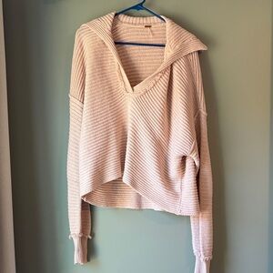 Free People light pink V-Neck cropped Sweater with long baggy sleeves